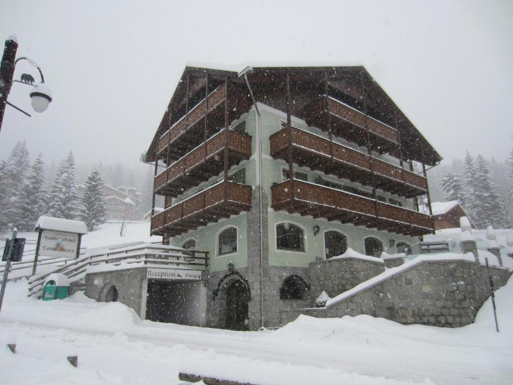 Rta Torre Del Brenta Aparthotel Madonna di Campiglio Exterior photo